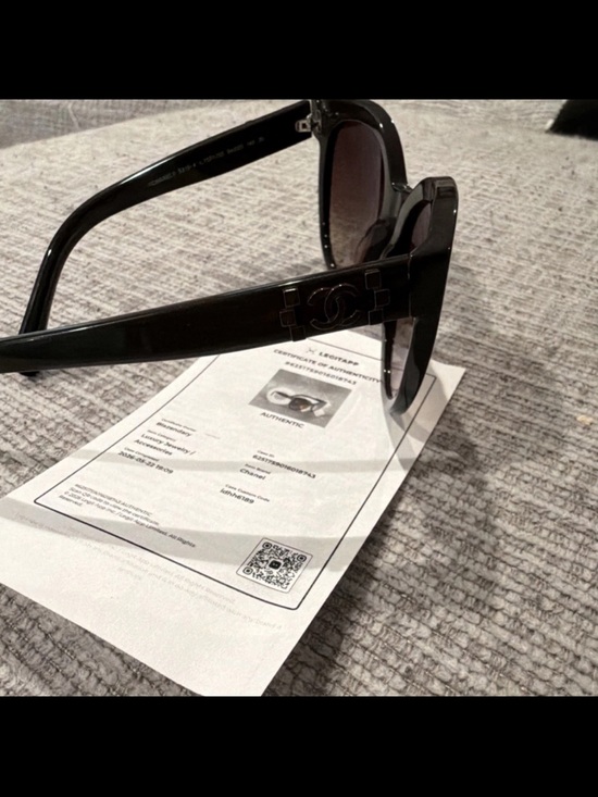 CHANEL Black Cat-Eye Sunglasses with Gradient Lenses